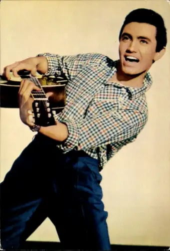 Ak Schauspieler und Sänger Rex Gildo, Portrait, Gitarre