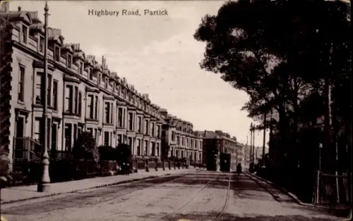 Ak Partick Glasgow Schottland, Highbury Road, Teilansicht von Häusern, ruhige Straße, schwarz-wei