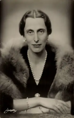 Ak Kronprinzessin Louise von Schweden, Portrait