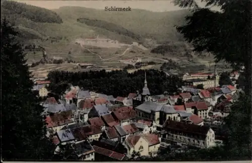 Ak Schirmeck Elsass Bas Rhin, Blick auf  Häuser mit roten Dächern, Kirche, grüne Landschaft