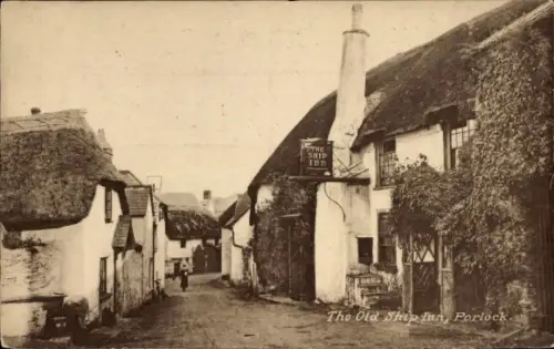 Ak Porlock Somerset England, Alte Gasthaus 'The Ship Inn', Dorfstraße, traditionelle Architektur