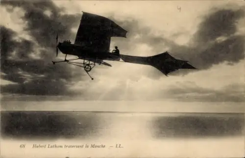 Ak Hubert Latham überquert den Ärmelkanal