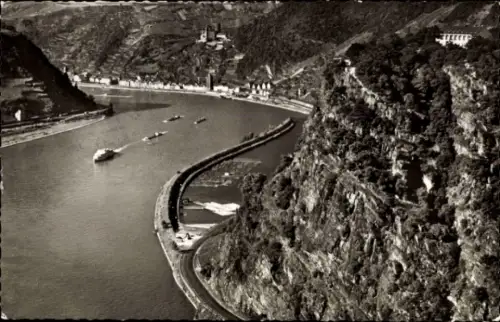Ak St. Goarshausen am Rhein, Burg Katz,  Schiffe auf dem Wasser