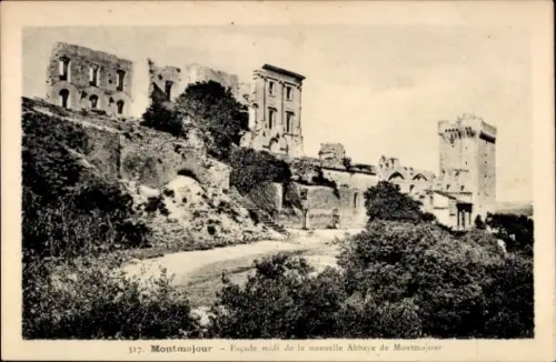 Ak Montmajour Mont Majour Bouches du Rhône, Ruinen der Abbaye de  Landschaft, Schwarz-Weiß-Foto