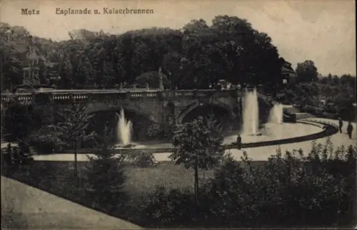 Ak Metz Moselle, Brücke, Springbrunnen, Parklandschaft, Menschen, Metz