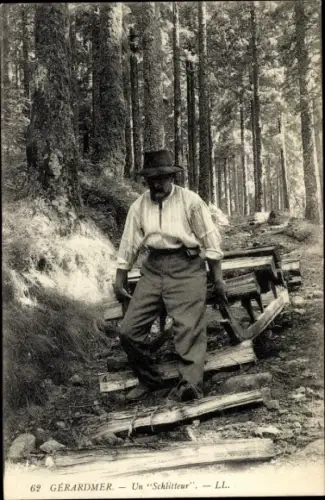 Ak Gérardmer Lothringen Vosges, Un Schlitteur, Schlitter