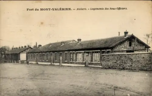 CPA Suresnes Hauts de Seine, Mont Valérien, Ateliers, Logements des Sous-Officiers