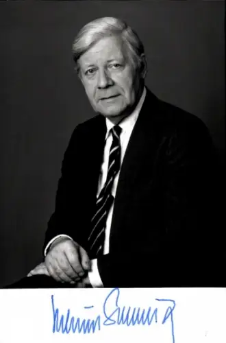 Foto Helmut Schmidt, Bundesminister der Finanzen, Stellv. Vorsitzender der SPD, MdB, Bundeskanzler