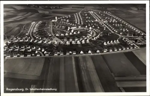 Ak Regensburg an der Donau Oberpfalz, Luftaufnahme von Dr. Schottenheimsiedlung, viele Einfamilie