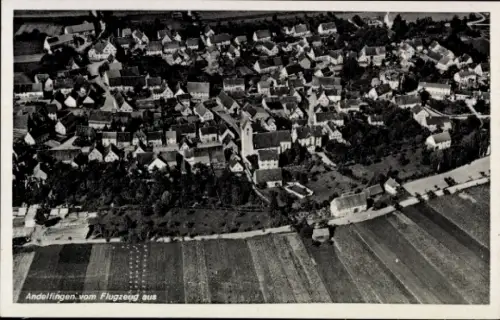 Ak Andelfingen Kanton Zürich, Luftaufnahme von  Häuser, Felder, keine Personen