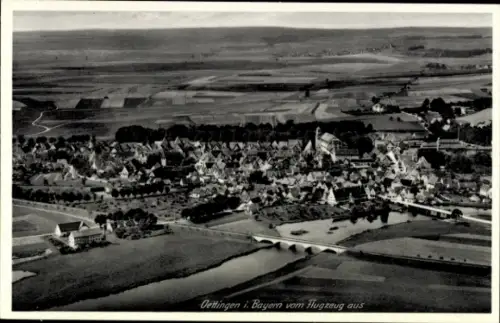 Ak Oettingen in Bayern, Luftaufnahme von Oettingen, Bayern, Fluss, Brücke, Häuser