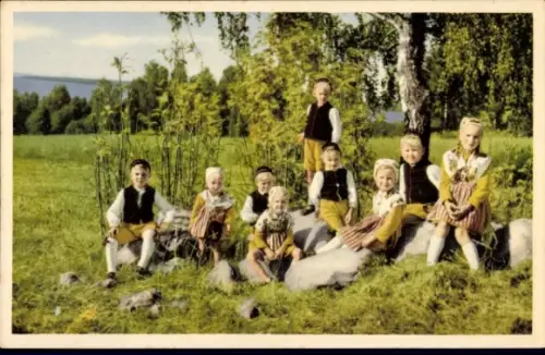 Ak Lisskullor och Masar, Kinder in schwedischer Tracht