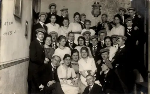 Studentika Foto Ak Studenten, Frauen, Gruppenbild