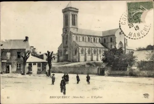 Ak Bricquebec Manche, Kirche, Kinder, Straße,  