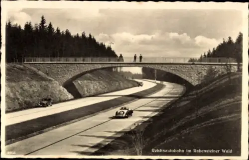 Ak Rabenstein Chemnitz in Sachsen, Reichsautobahn im Rabensteiner Wald, Fußgängerbrücke, Autos