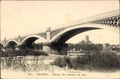 Ak Nevers Nièvre, Eisenbahnbrücke