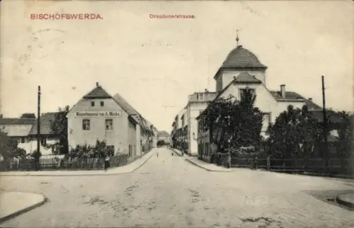 Ak Bischofswerda in Sachsen,  Dresdenerstraße, Gebäude, Straßenansicht, 