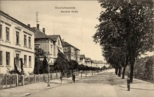 Ak Bischofswerda in Sachsen,  Bautzner Straße, Häuserzeile, Straßenansicht