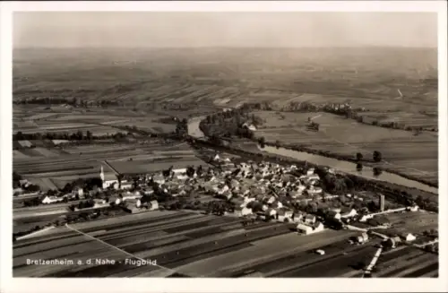 Ak Bretzenheim an der Nahe, Luftaufnahme von Bretzenheim, Nahe, Felder, Fluss, Häuser
