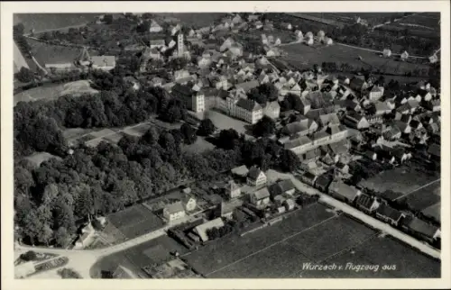 Ak Bad Wurzach in Oberschwaben, Luftaufnahme von  Stadtansicht, Bäume, Felder, Häuser