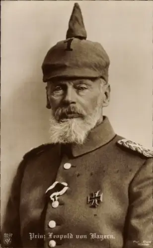 Ak Prinz Leopold von Bayern, Portrait, Uniform, Eisernes Kreuz, Pickelhaube
