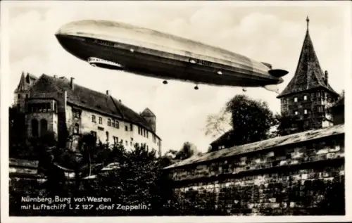 Ak Nürnberg in Mittelfranken, Burg von Westen, Luftschiff LZ 127 Graf Zeppelin