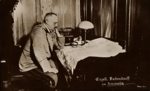Ak General der Infanterie Erich Ludendorff, Arbeitstisch