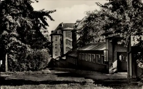 Ak Zwickau in Sachsen, Heinrich-Braun-Krankenhaus, Frauenklinik mit Laubengang