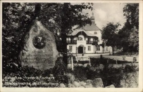 Ak Aabenraa Apenrade Dänemark, Denkmal für Frederik Fischer, Gebäude im Hintergrund, Text auf Dän