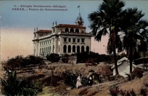 Ak Dakar Senegal, Palais du Gouvernement,  Senegal, Pflanzen im Vordergrund