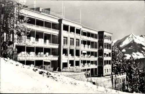 Ak Leysin Kanton Waadt, Klinikgebäude, Schnee, Berge, Balkone, Bäume