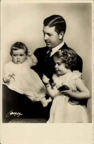 Ak Kronprinz mit den Prinzessinnen Margaretha und Birgitta, Blumen, Spielzeugauto