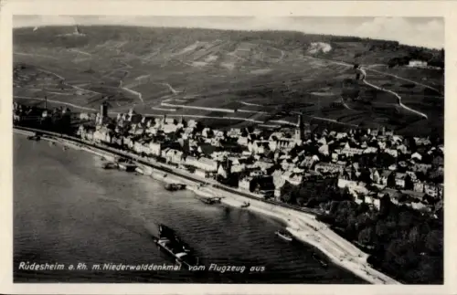 Ak Rüdesheim am Rhein, Fliegeraufnahme mit Niederwalddenkmal