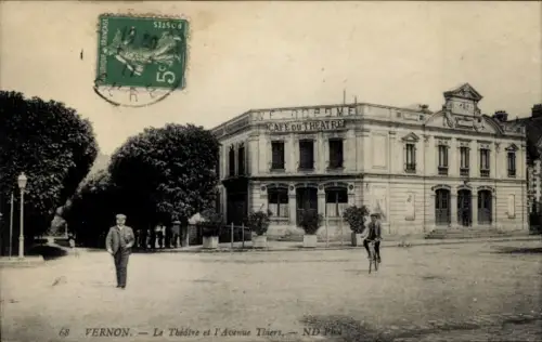 CPA Vernon Eure, Le Théatre et l'Avenue Thiers