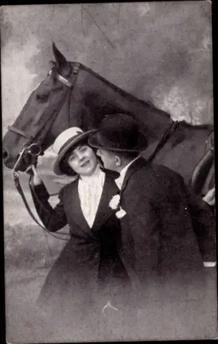 AK Liebespaar, Kuss, Pferd, Zaumzeug