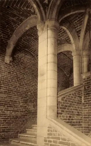CPA Lennik Brabant flamand, Château de Gaasbeek, Le sommet de l'escalier tournant