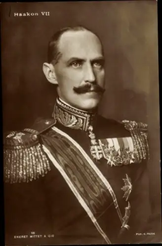 Ak König Haakon VII. von Norwegen, Portrait, Uniform, Orden, Schärpe