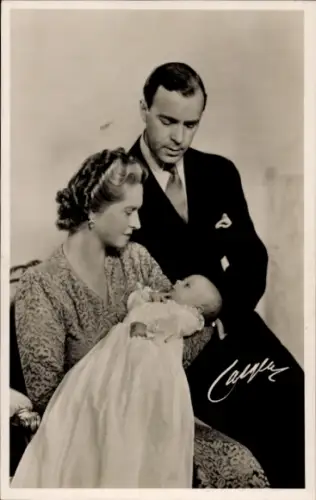 Ak Erbprinz Gustaf Adolf von Schweden, Portrait mit Ehefrau Sibylla und Prinz Carl Gustaf