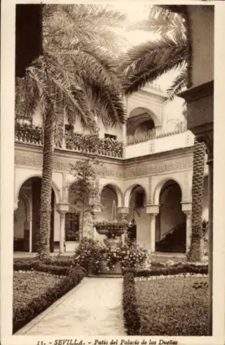 Ak Sevilla Andalusien, Patio del Palacio de las Dueñas,  Palmen, Brunnen, Garten