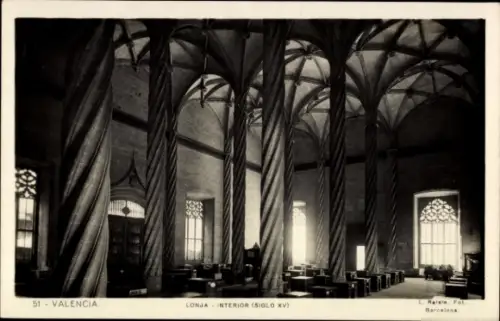 Ak Valencia Stadt Spanien,  Lonja, Innenansicht, Säulen, Fenster