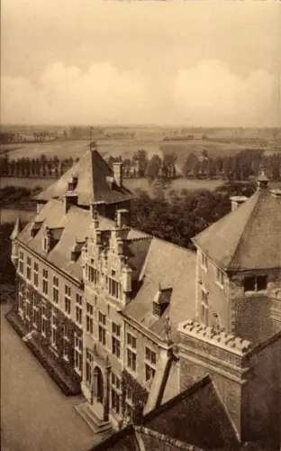 CPA Lennik Brabant flamand, Château de Gaasbeek, L'aile gauche vue de la plate-forme du Châtelet