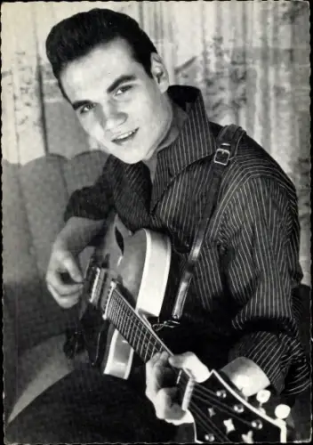 Ak Sänger Ted Herold mit Gitarre