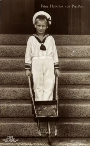 Ak Prinz Hubertus von Preußen mit Schubkarre, Gustav Liersch 7628