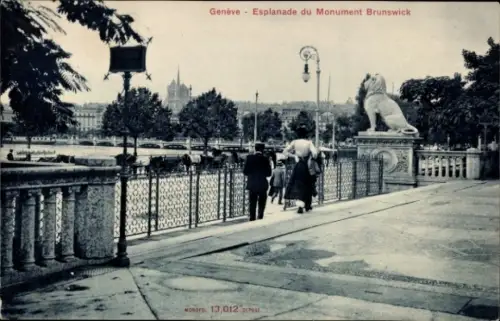 Ak Genf Stadt Schweiz, Esplanade du Monument Brunswick, Löwe, Spaziergänger, Stadtansicht
