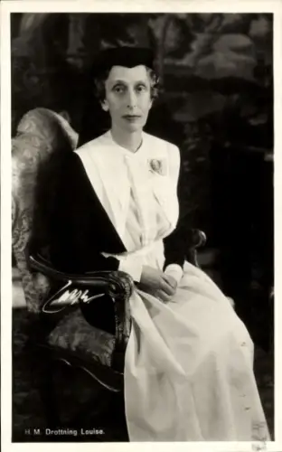 Ak H.M. Drottning Louise, Königig Louise von Schweden, Sitzportrait