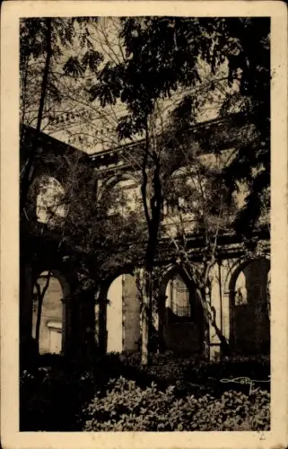Ak Madrid Spanien, Claustro de San Jerónimo,  Bäume, Arkaden, Schwarz-Weiß-Foto