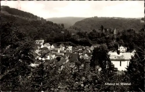 Ak Altwied Neuwied in Rheinland Pfalz, Blick auf Altwied, Häuser, Wald, Ruine, Berglandschaft