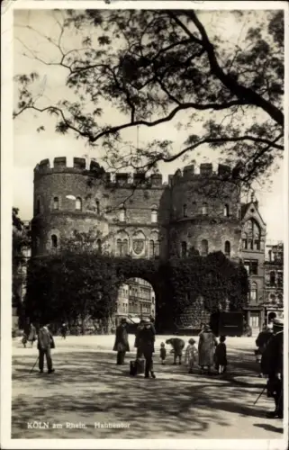 Ak Köln am Rhein, Hahnentor,  Stadtmauer, Menschen auf der Straße