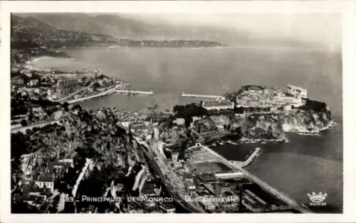 Ak Monaco, Luftaufnahme von  Hafen, Stadtansicht, Schwarz-Weiß