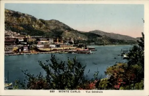 Ak Monte Carlo Monaco,  Küstenansicht, Berge im Hintergrund, nformat